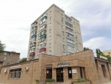 Продаётся трёхкомнатная квартира в центре города