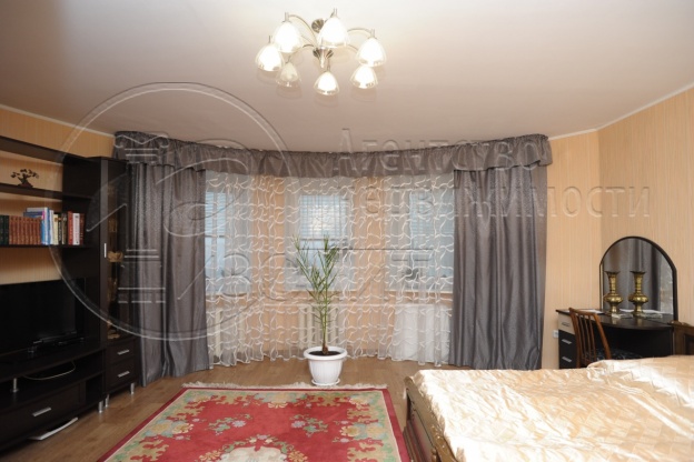 1 комнатная квартира в кирпичном доме ул.Циолковского, 27а.